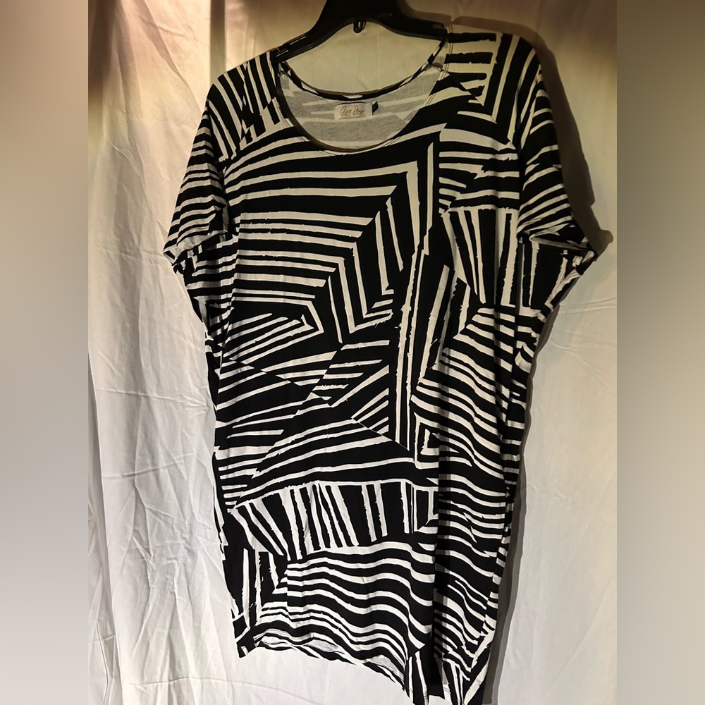 Fighting eel short sleeve dress